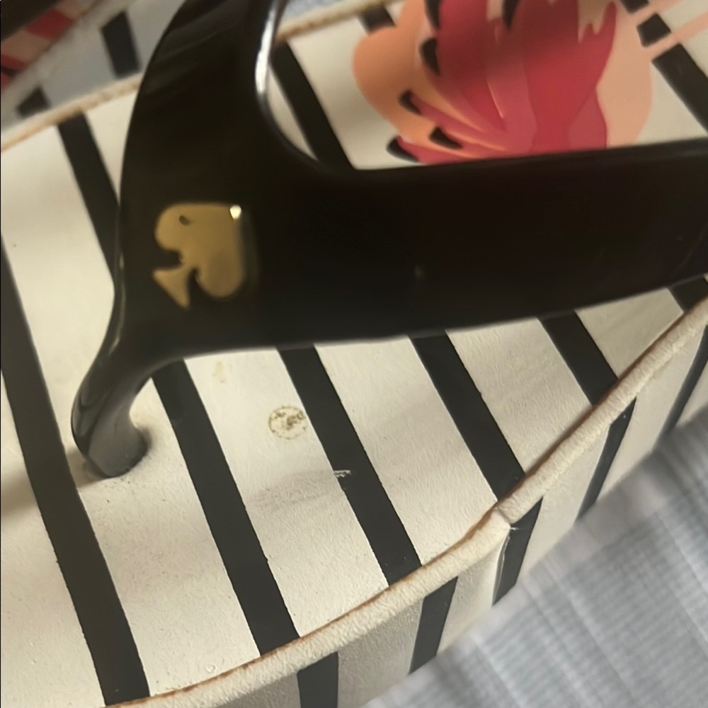 Kate Spade Black and White Women's Flip Flops - Picture 5 of 8